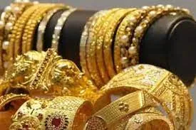 Gold Price: सोने के भाव में मामूली गिरावट, चांदी की कीमत बढ़ी